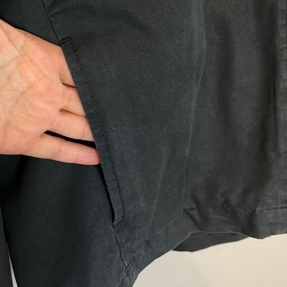 Eddie Bauer Jacket. Women’s. Medium. Navy - Picture 5 of 9